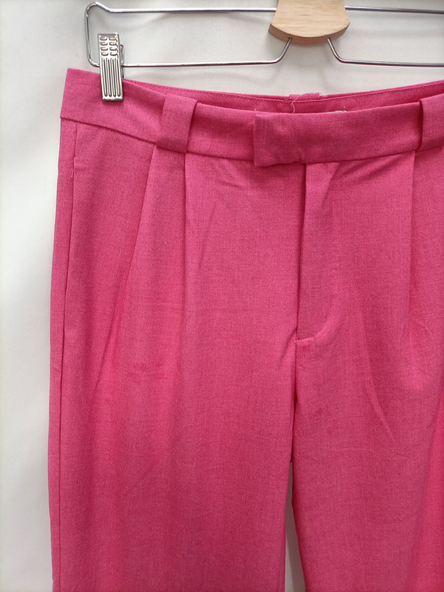 ZARA. Pantalón rosa pinzas T.s