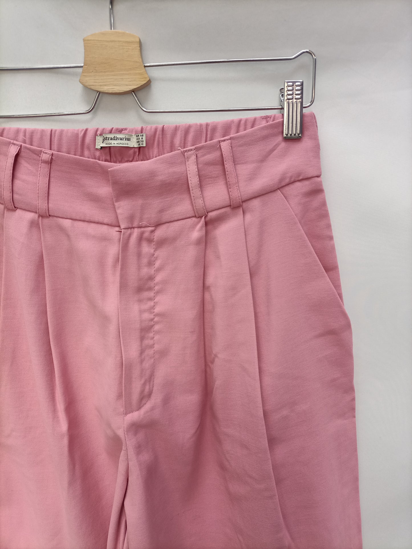 STRADIVARIUS. Bermudas rosas  T.40