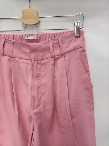 STRADIVARIUS. Bermudas rosas  T.40