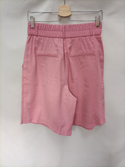 STRADIVARIUS. Bermudas rosas  T.40