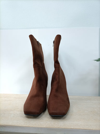 OTRAS. Botas marrones antelina  T.40