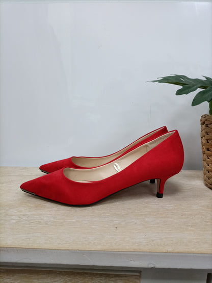 ZARA. Zapatos rojos de vestir .37