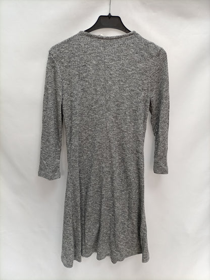 STRADIVARIUS. Vestido gris jaspeado T.L