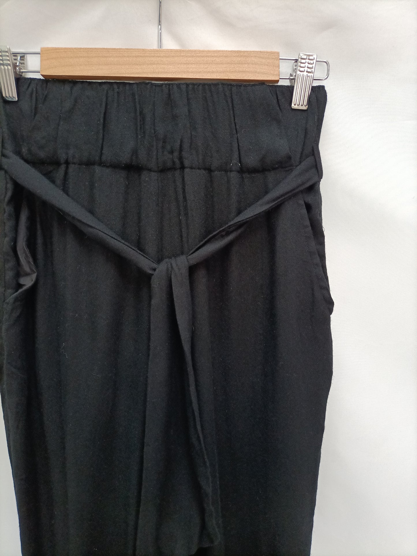 ZARA. Pantalón fluido negro T.m