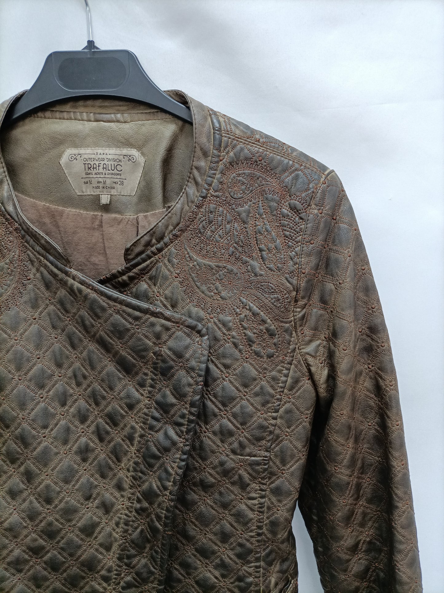 ZARA. Cazadora marrón polipiel T.m