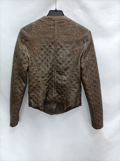 ZARA. Cazadora marrón polipiel T.m