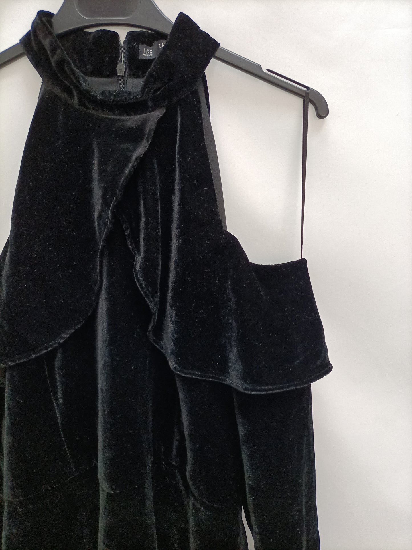 ZARA. Vestido negro terciopelo T.m