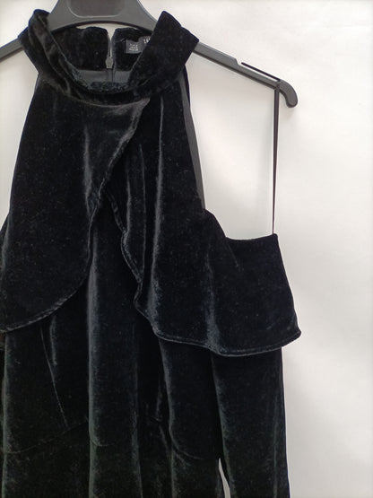 ZARA. Vestido negro terciopelo T.m