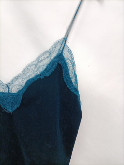 BERSHKA. Top lencero azul T.xs