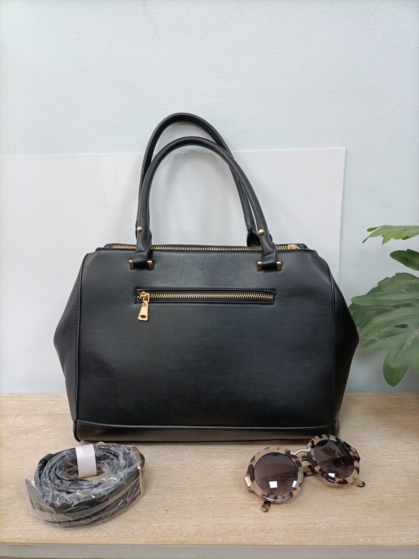 PARFOIS. Bolso negro doble textura