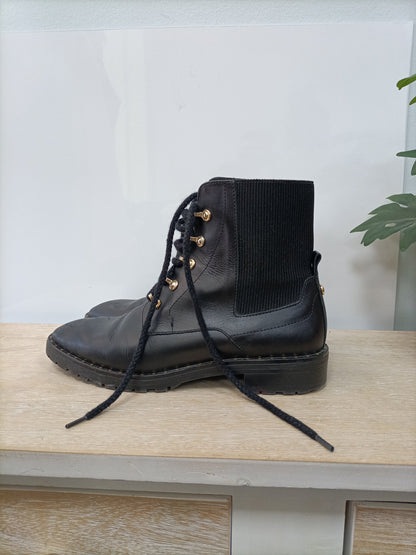 MASSIMO DUTTI. Botines negros cordones T.37(tara)