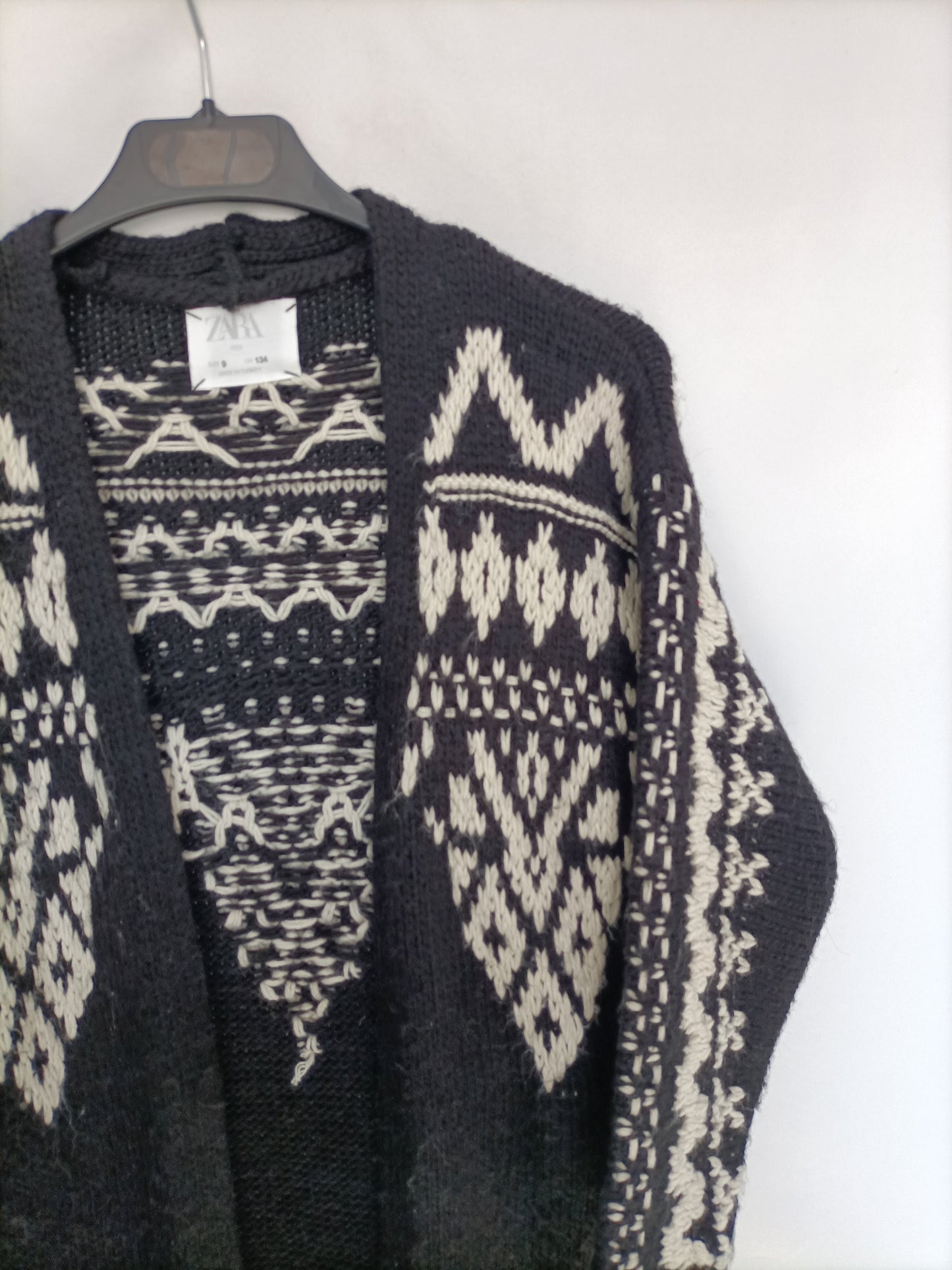 MarketZARA. Cárdigan negro y beige  T.9