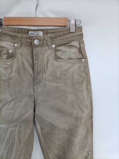 ZARA. Pantalón efecto lavado T.36