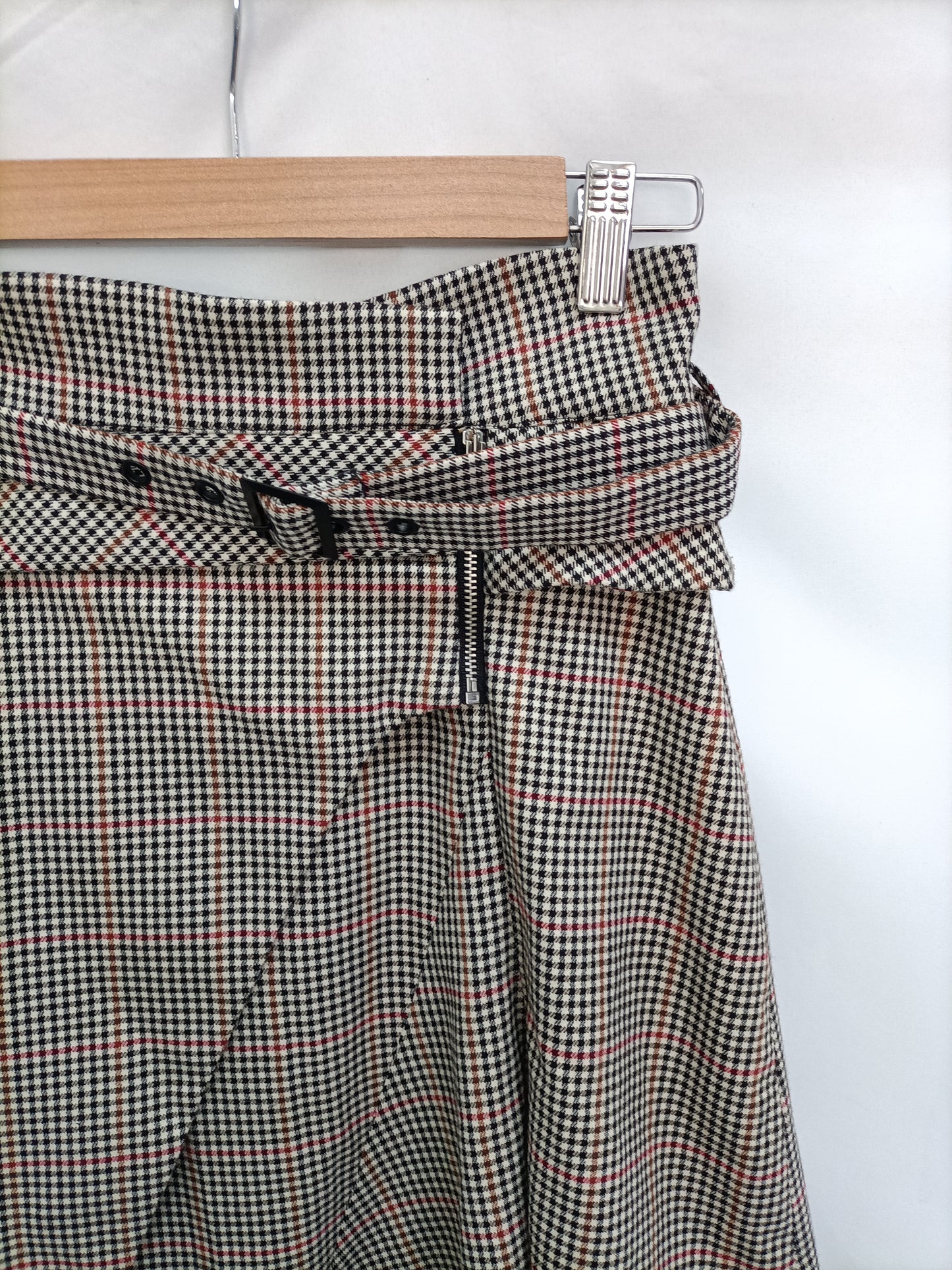ZARA. Beige houndstooth skirt S.xs