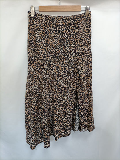 STRADIVARIUS. Falda animal print T.l