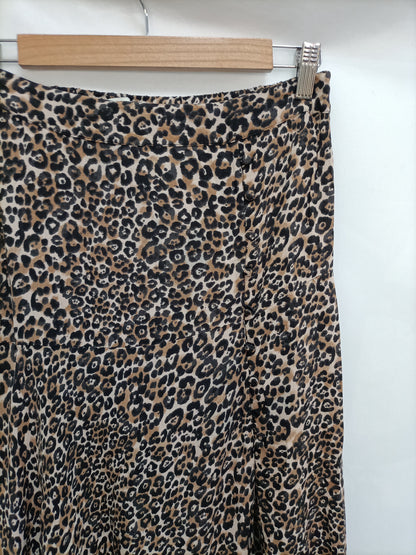 STRADIVARIUS. Falda animal print T.l