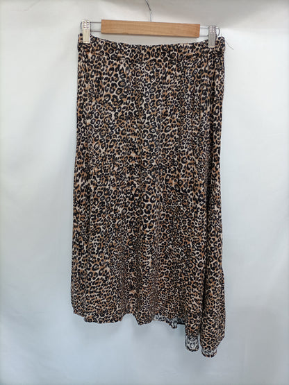 STRADIVARIUS. Falda animal print T.l