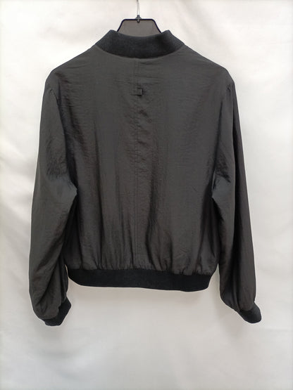 POP ENGLAND. Bomber negra fluida  T.2(m)