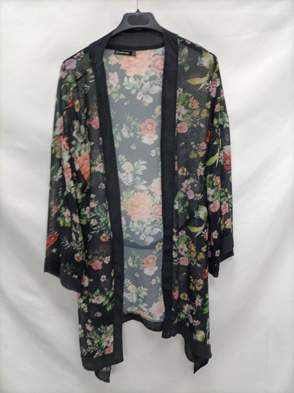 STRADIVARIUS. Kimono negro flores T.m