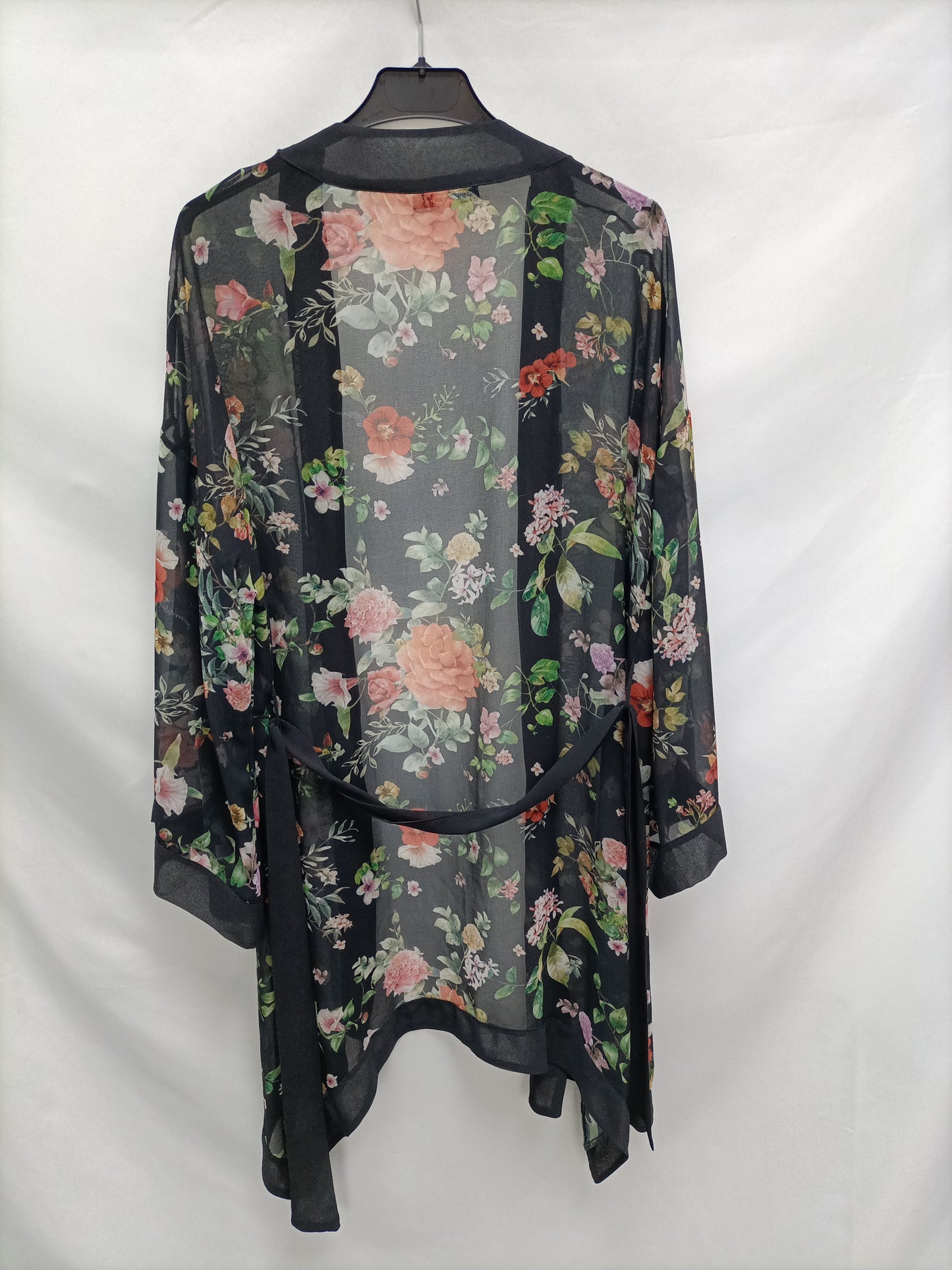 STRADIVARIUS. Kimono negro flores T.m