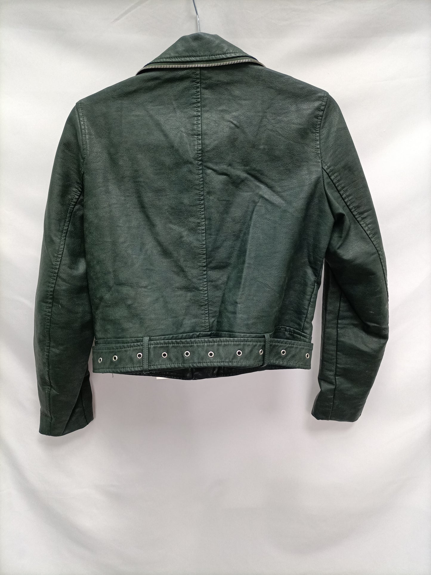 ZARA. Cazadora verde polipiel T.m