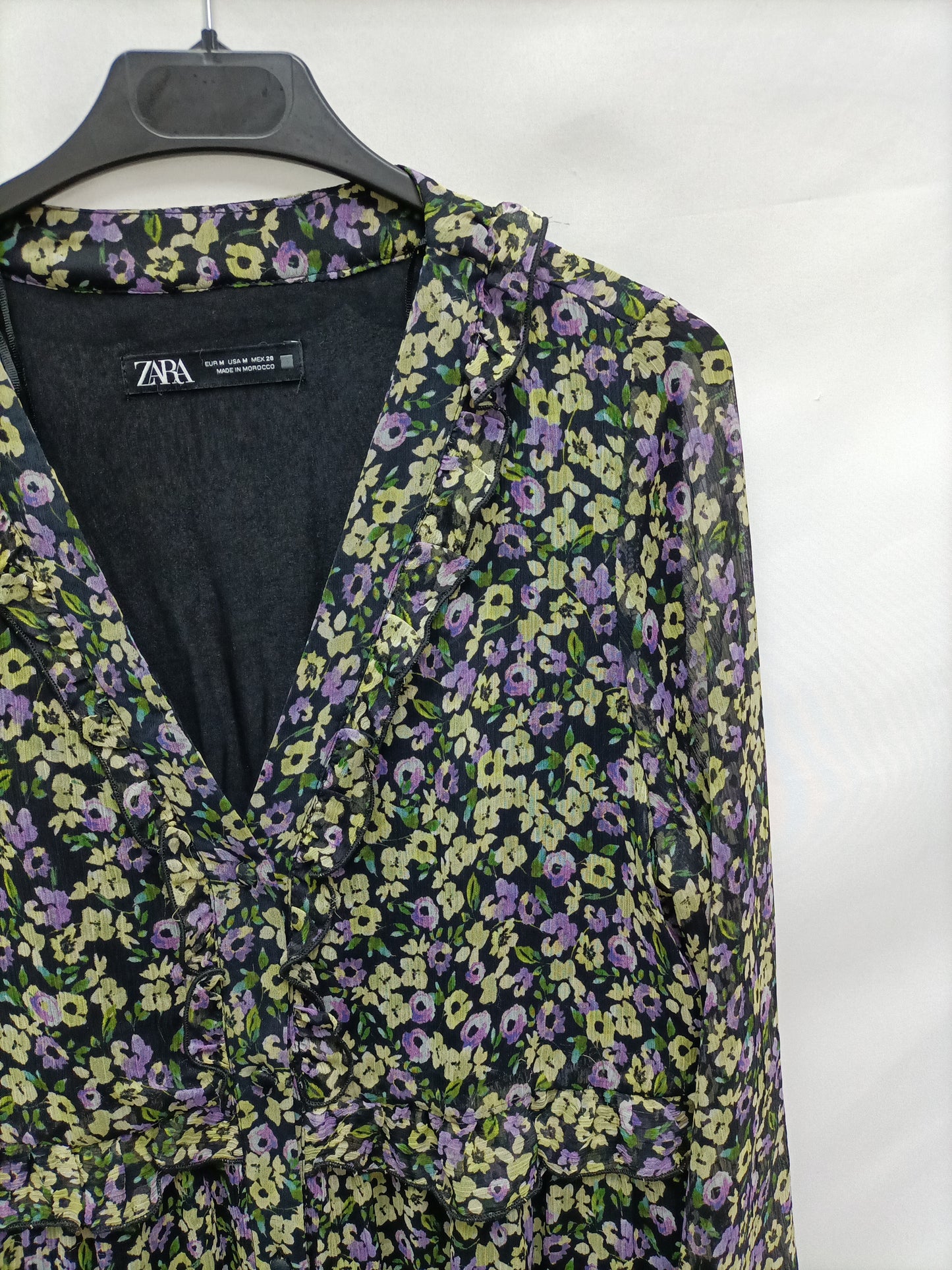 ZARA. Vestido corto flores T.m