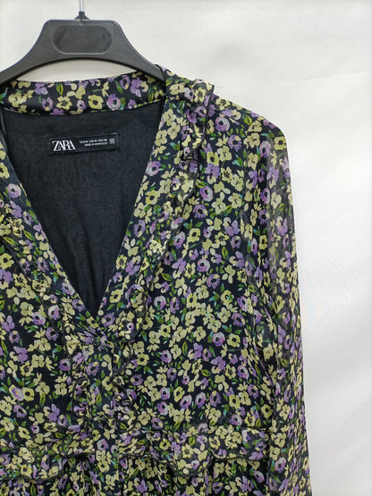 ZARA. Vestido corto flores T.m