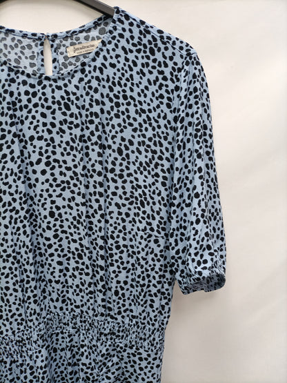 STRADIVARIUS. Tm blue polka dot dress