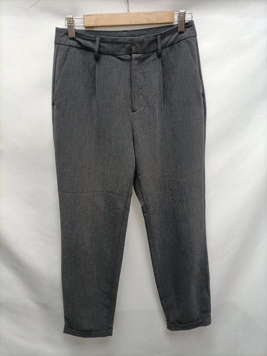 STRADIVARIUS. Pantalón gris fluido T.36