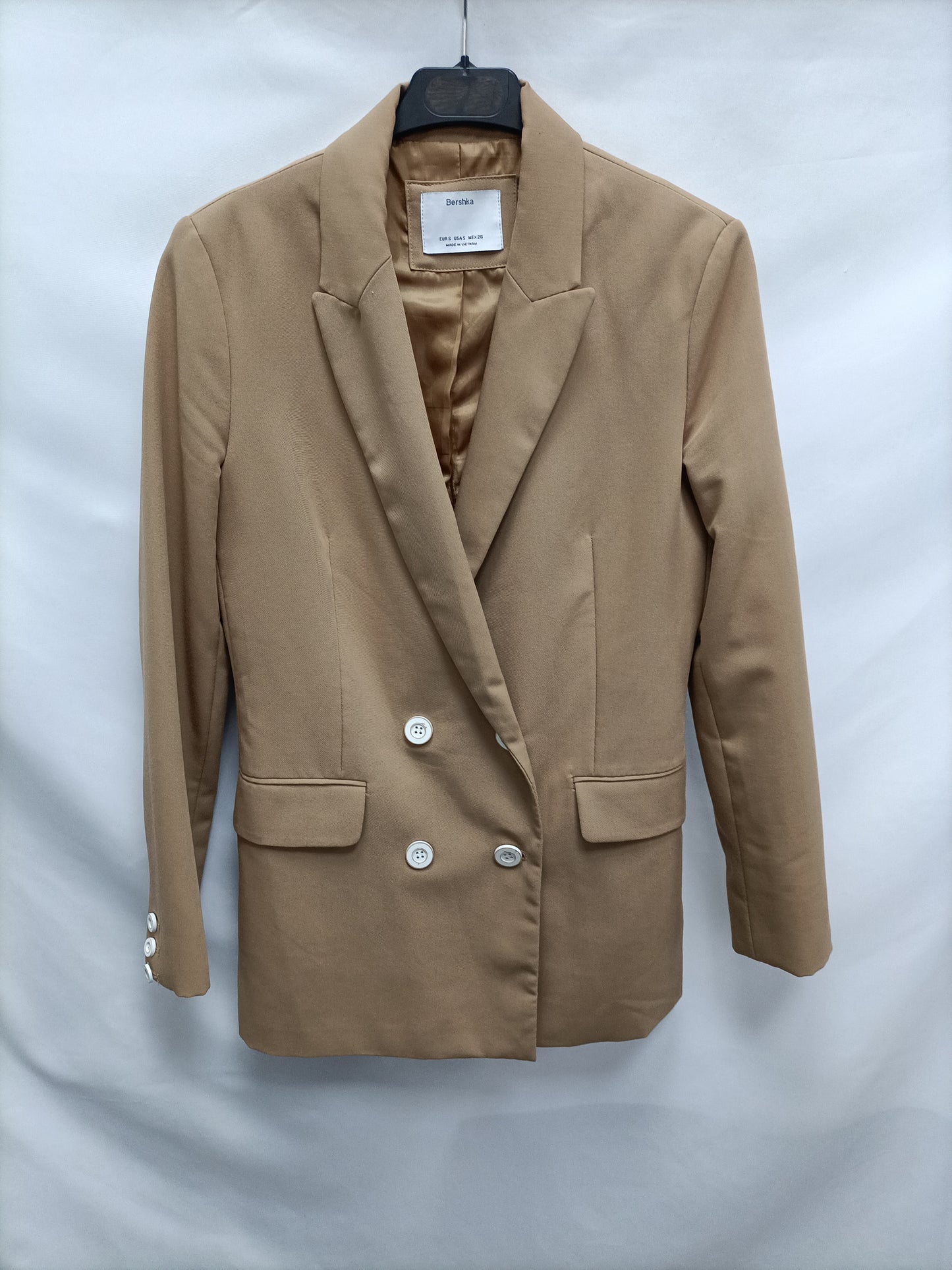 BERSHKA. Camel double-breasted blazer Ts