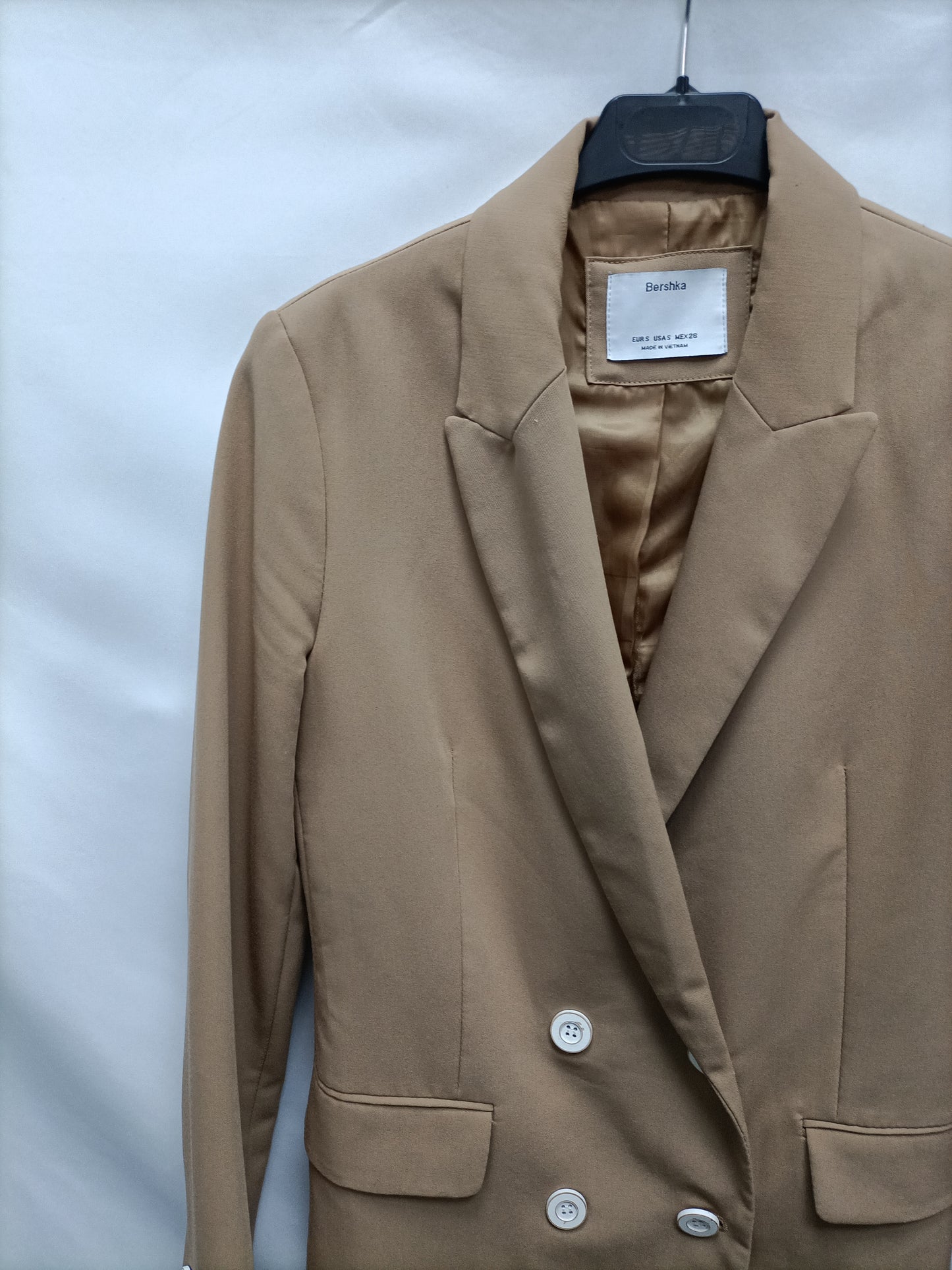 BERSHKA. Camel double-breasted blazer Ts