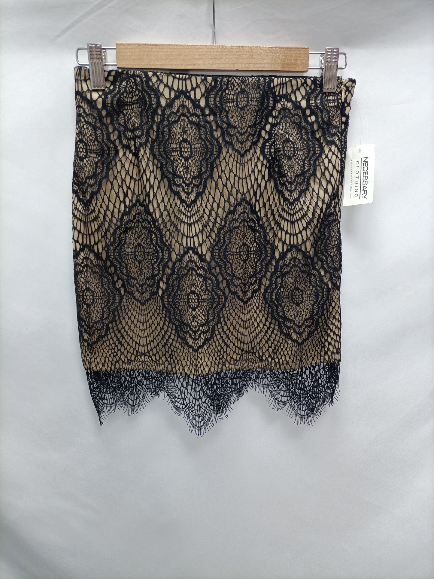 L'ATISTE. Black lace skirt Ts