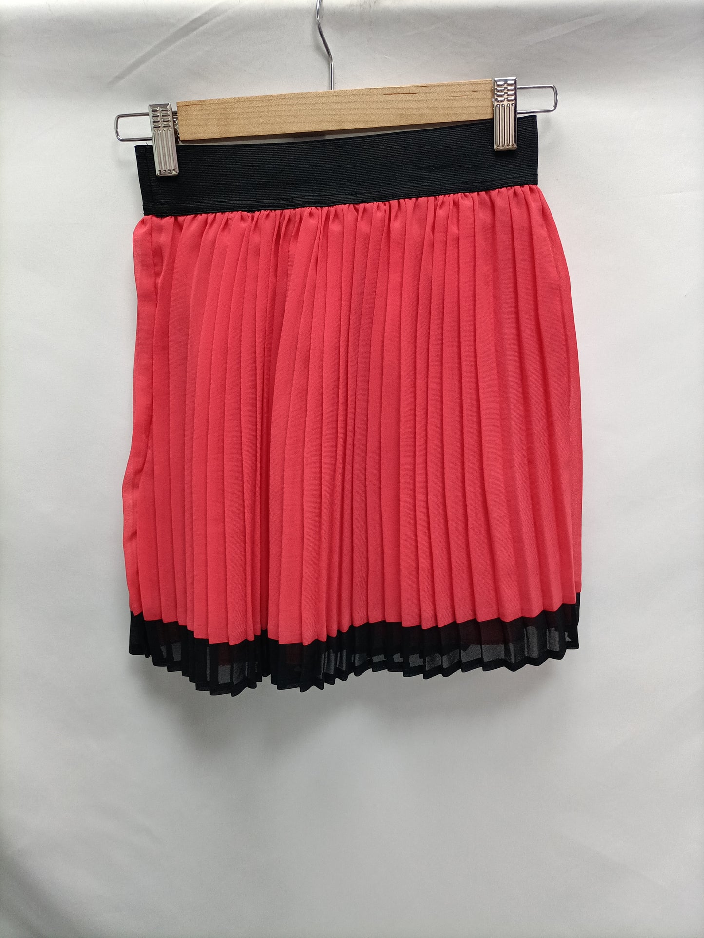 PRIMARK. Two-tone pleated skirt, size 36