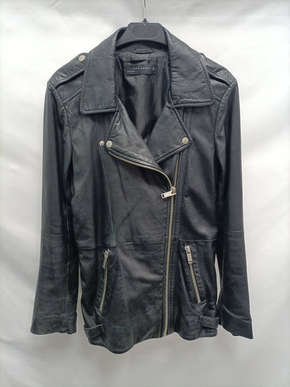 ZARA. Cazadora negra piel T.s