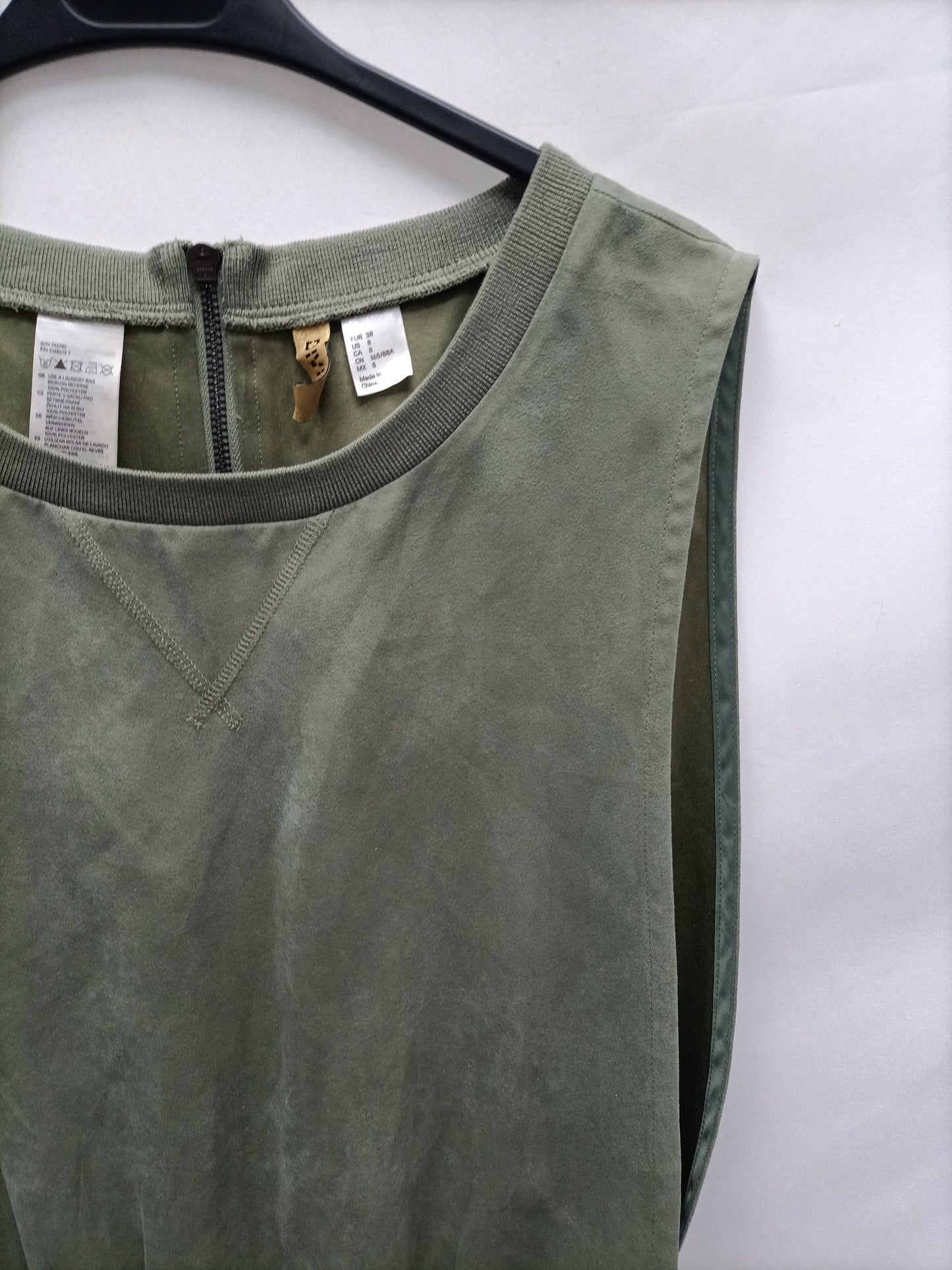 H&amp;M. Green suede top size 38