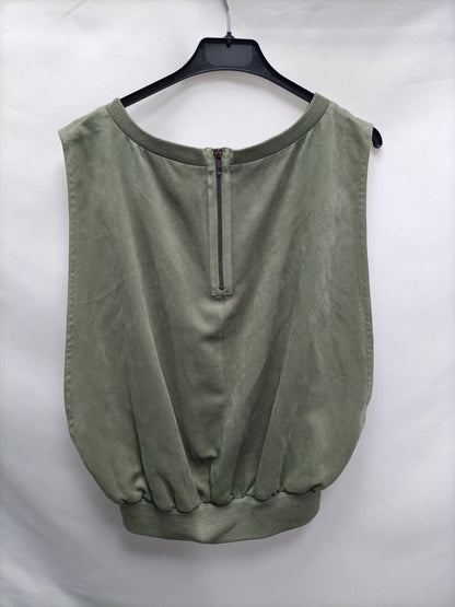 H&amp;M. Green suede top size 38
