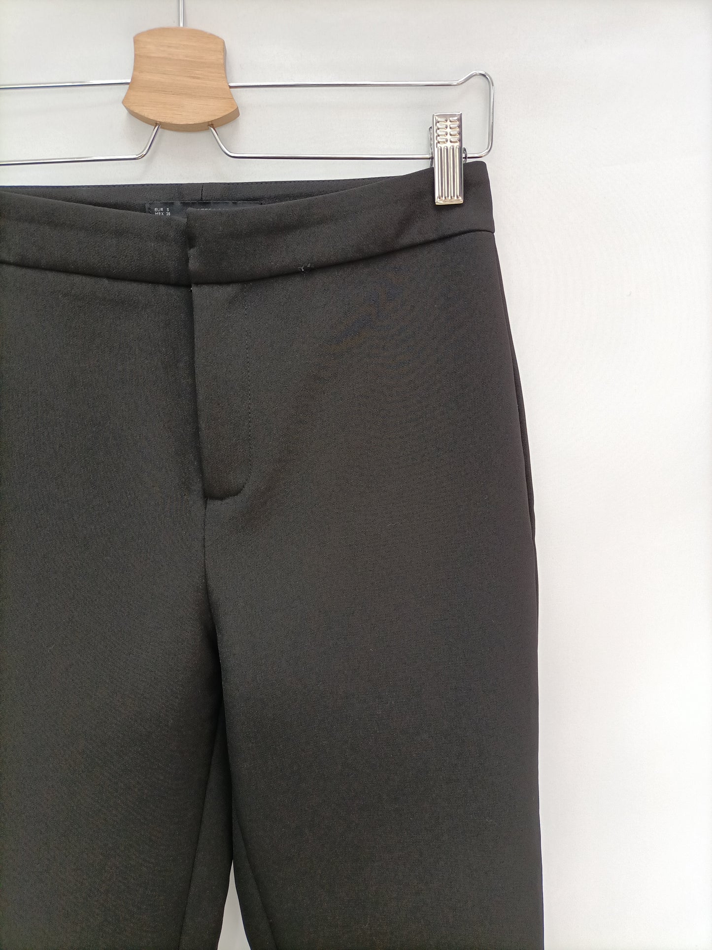 SFERA. Black trousers with ruffles Ts