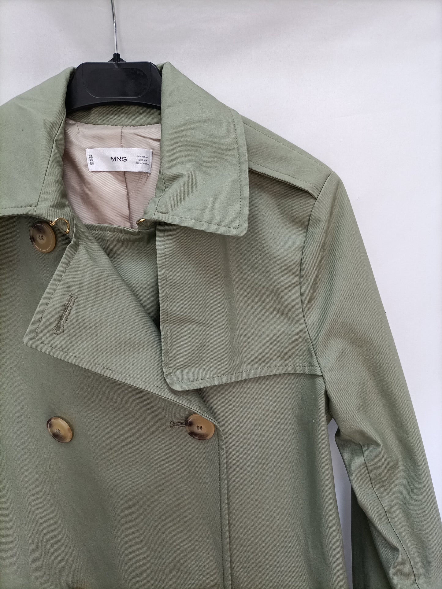 MANGO. Gabardina verde cruzada T.s (tara)