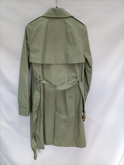 MANGO. Gabardina verde cruzada T.s (tara)