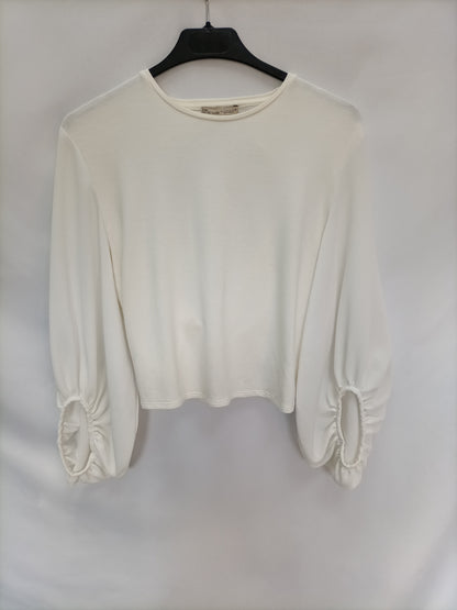 ZARA. Top beige lazada T.s