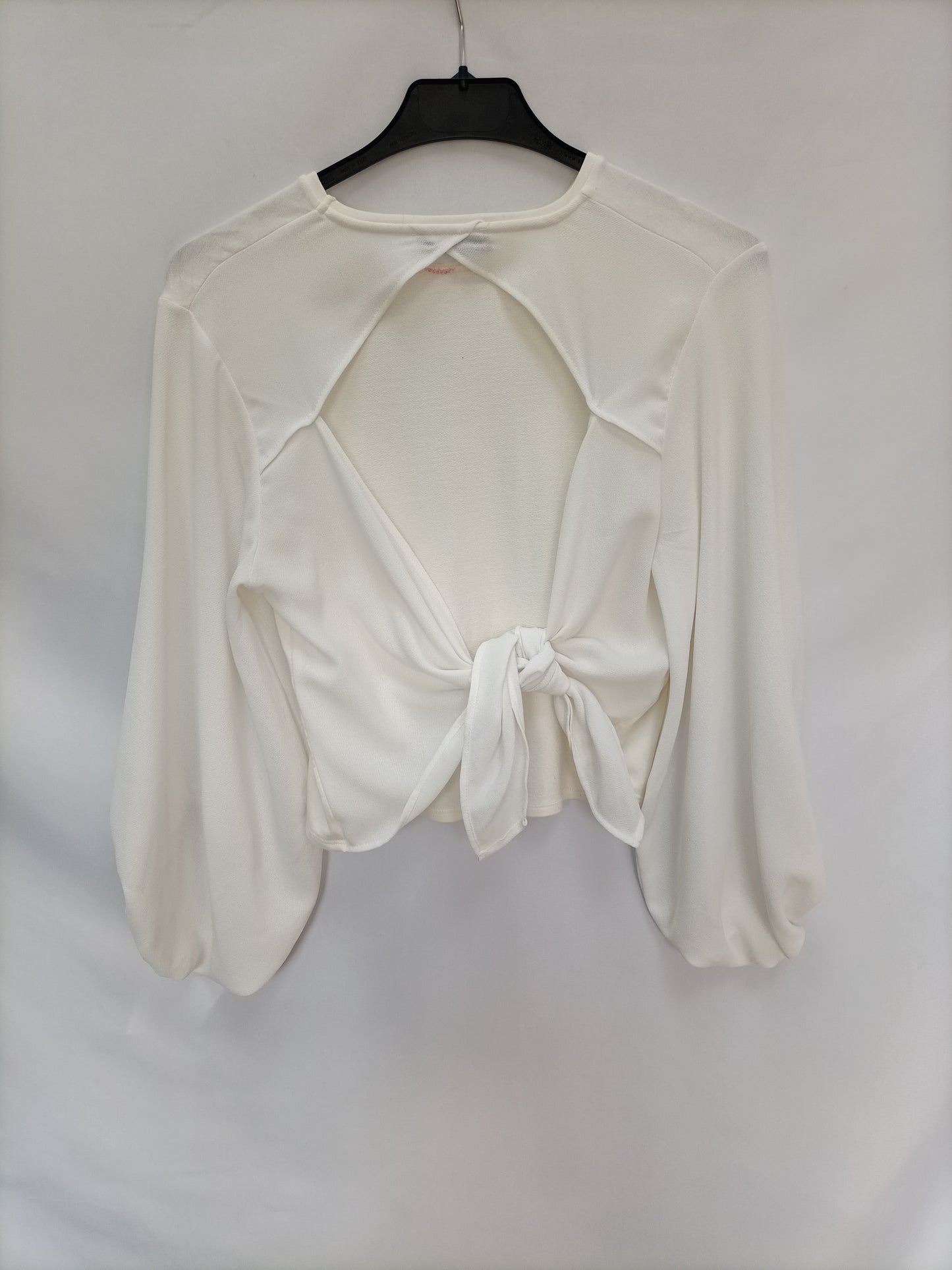 ZARA. Top beige lazada T.s