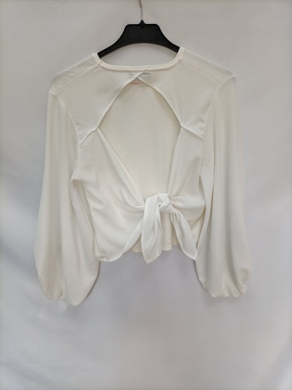 ZARA. Top beige lazada T.s