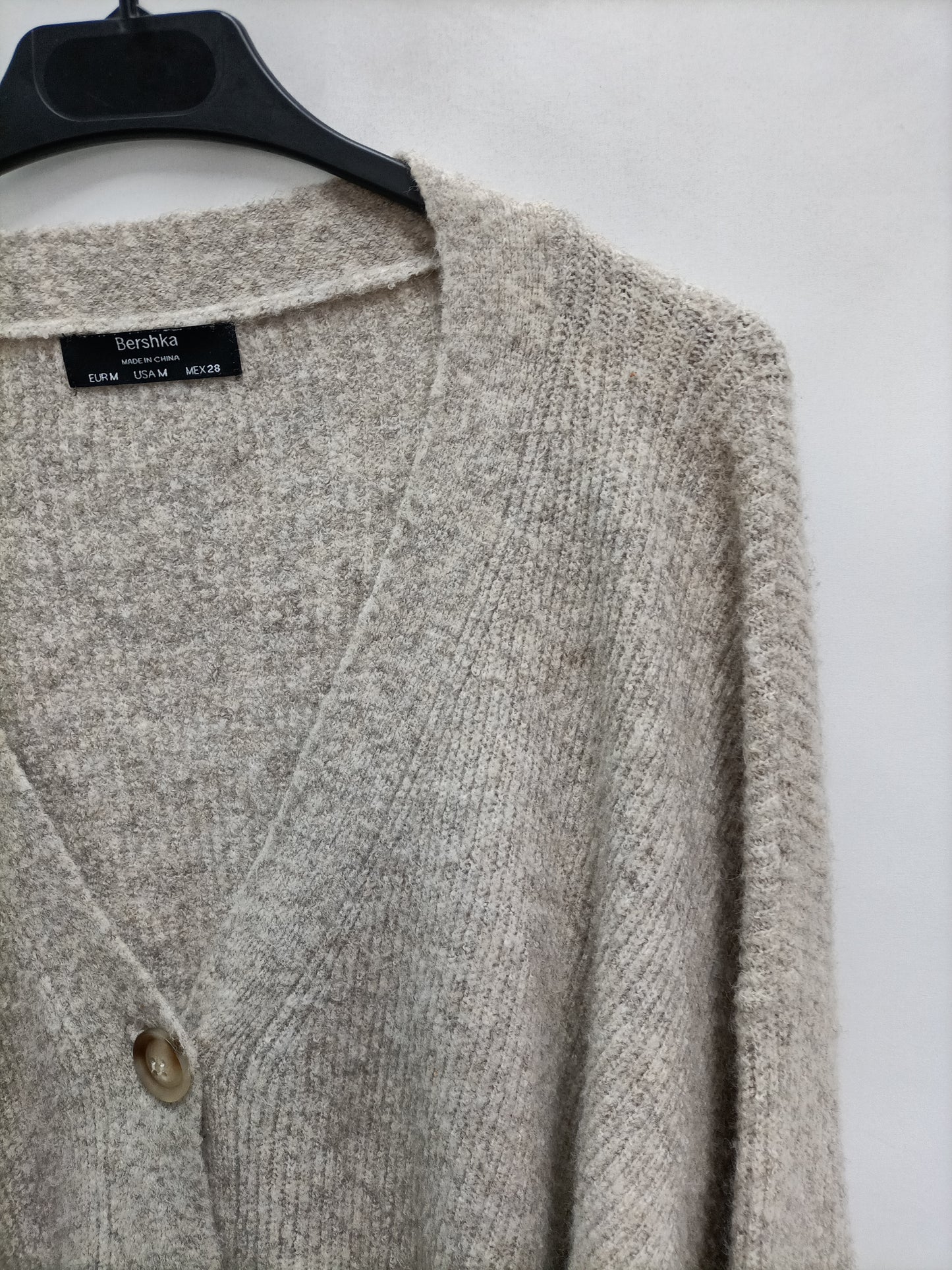 BERSHKA. Rebeca de punto beige  T.m