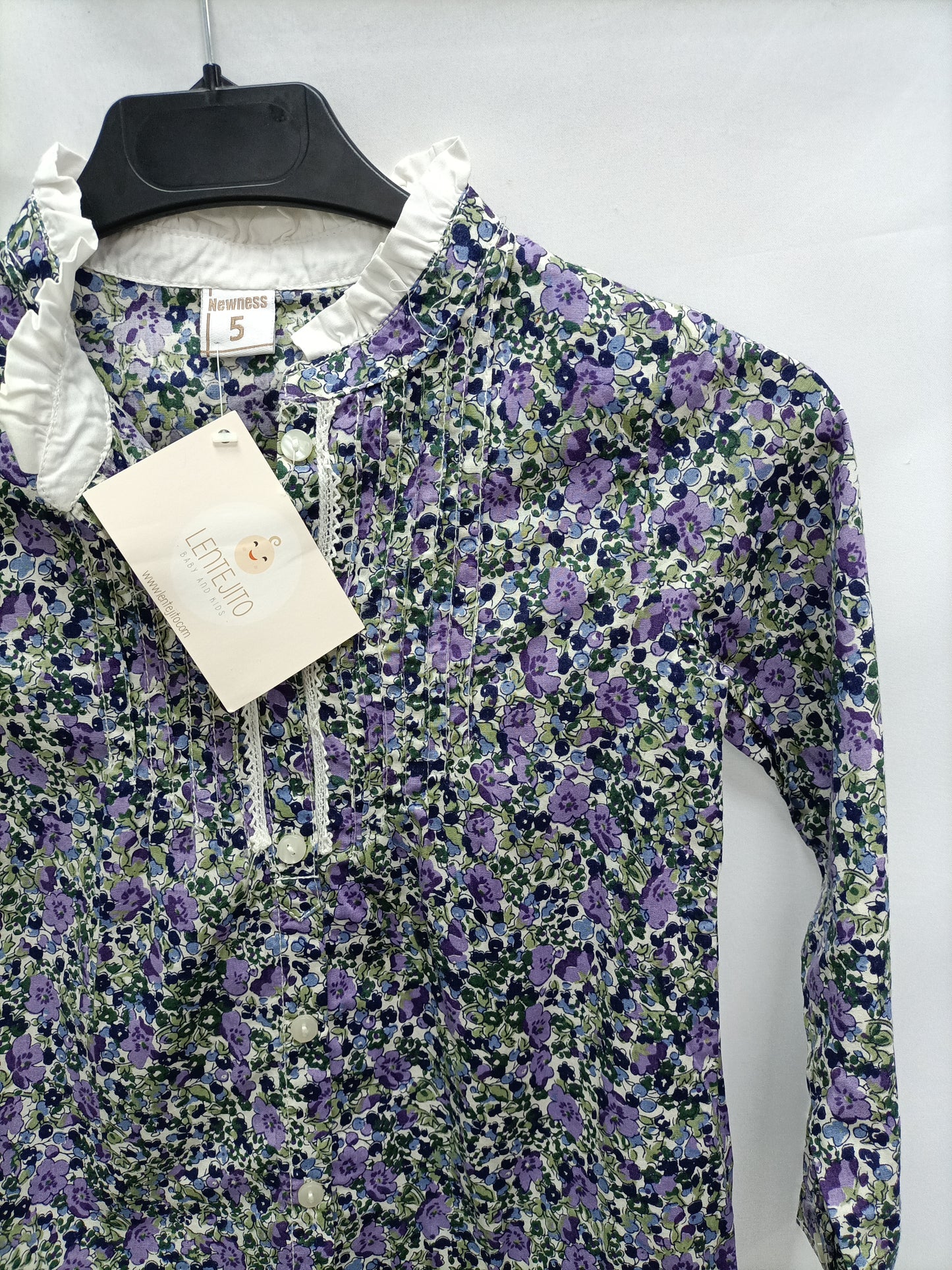 LENTEJITO. Purple floral shirt, size 5 years