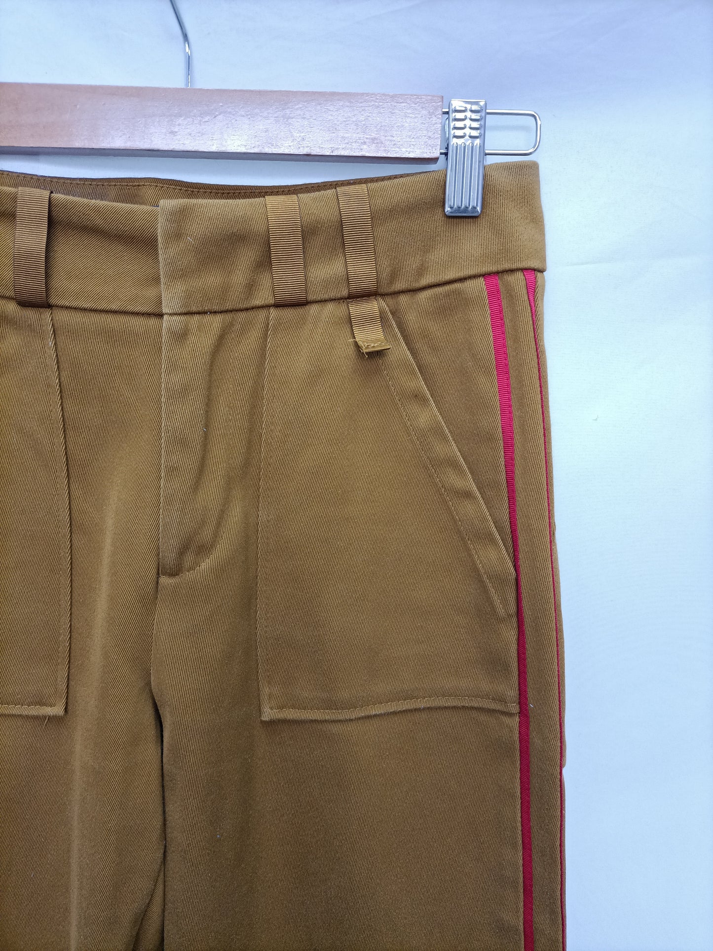 ZARA. Mustard straight trousers S.xs