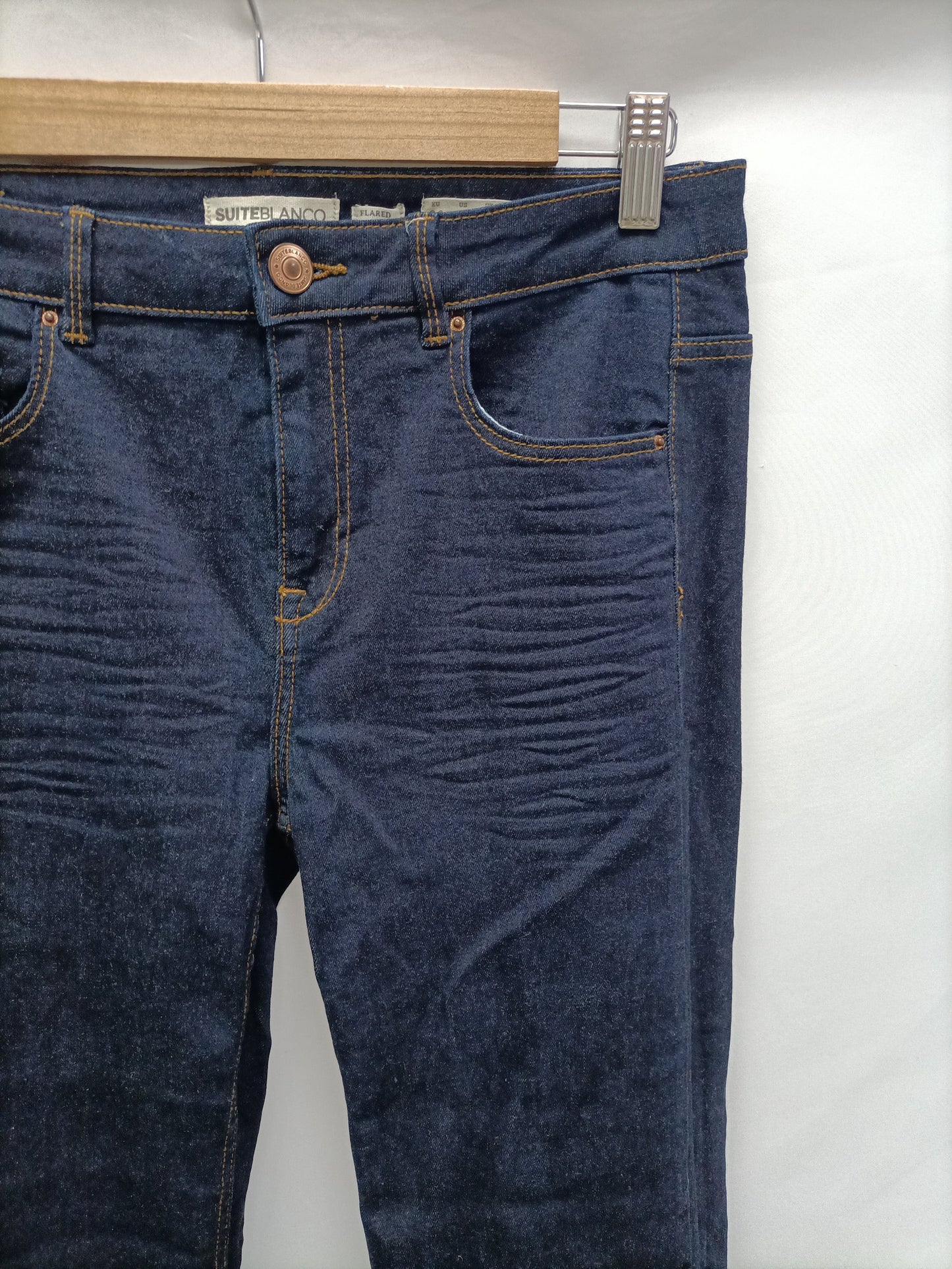 BLANCO. Pantalón de campana T.36