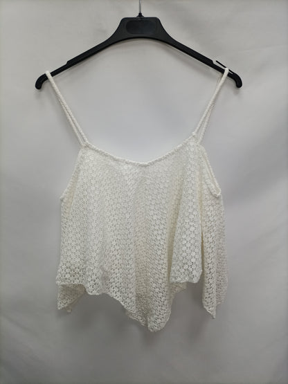 MULAYA. White die-cut top Tm