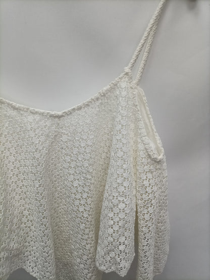MULAYA. White die-cut top Tm
