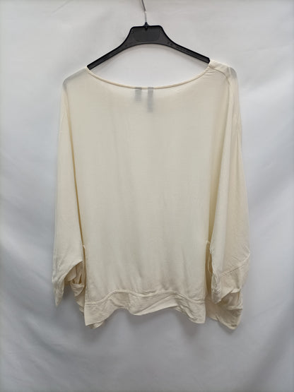 MANGO. Blusa beige fluida T.m