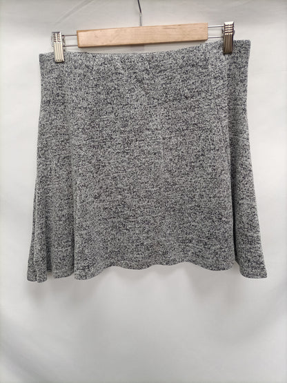 EASY WEAR. Short herringbone skirt Tl